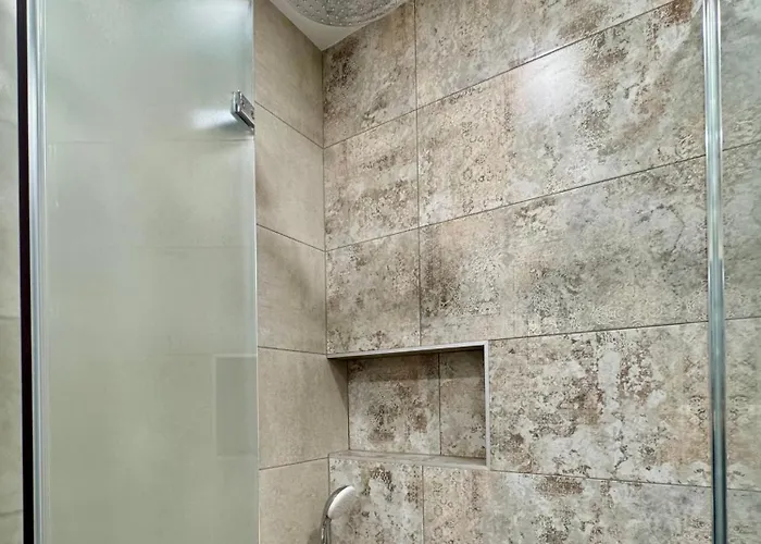 Parkcentral Luxury In Center 7 * 大特尔诺沃