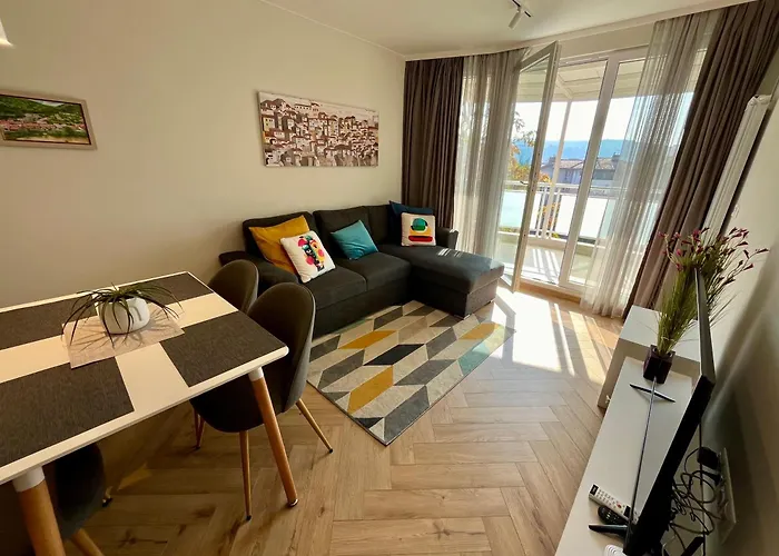 Parkcentral Luxury In Center 7 * 大特尔诺沃